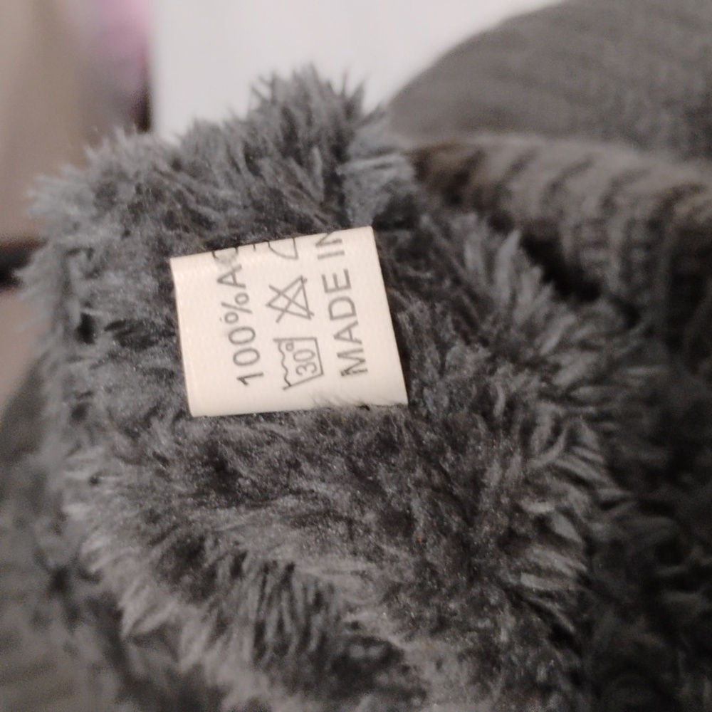 (#2) NWT Large Silk Scarf & Adorable Fashion Beanie - Picture 7 of 7